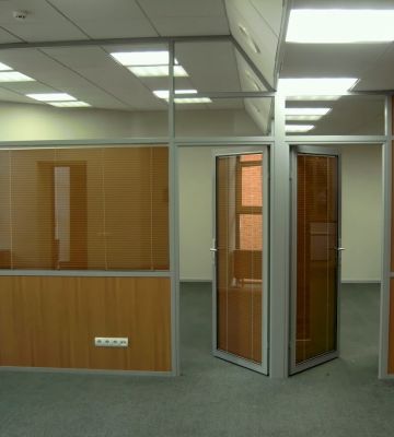 Комбинированные офисные перегородки в офисе ЗТК