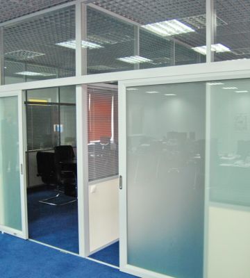 Стеклянные офисные перегородки с матовыми стеклами